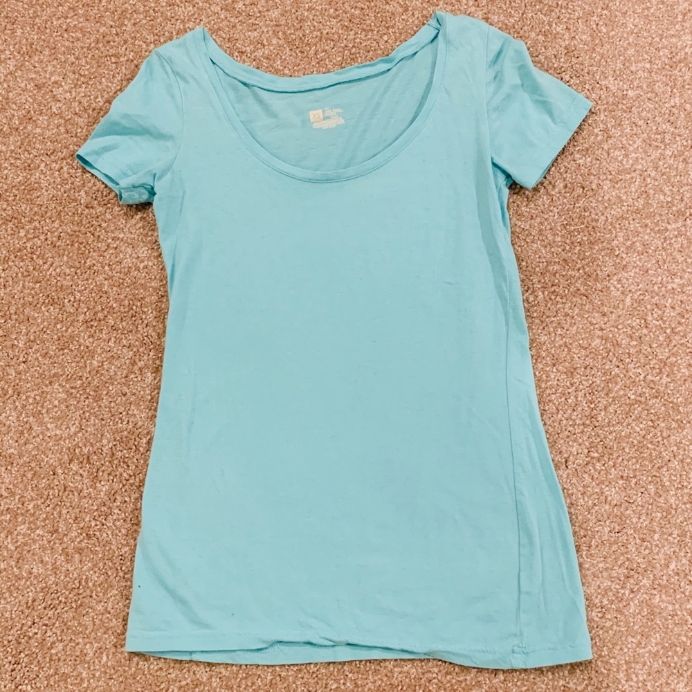 Bundle of 2! Express and Old Navy women’s tees